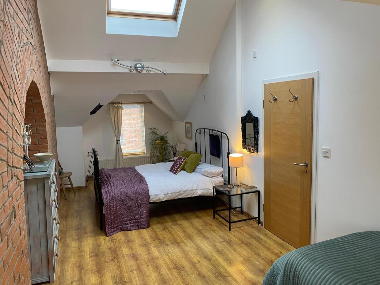 True Colours Apartment In Central Location Bangor  Exterior foto